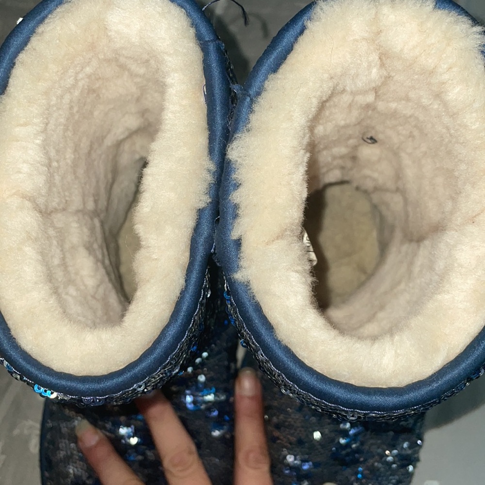 Silver/blue sequin classic short Uggs. GUC - Picture 7 of 8